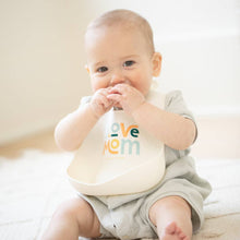 Load image into Gallery viewer, I Love Mom Wonder Bib