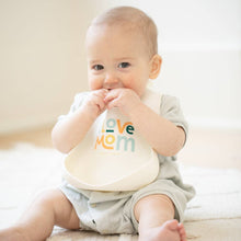 Load image into Gallery viewer, I Love Mom Wonder Bib