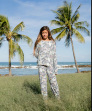 Load image into Gallery viewer, Island Hacci Pullover - Charcoal