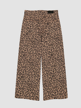 Load image into Gallery viewer, Nini Wide Leg Low Rise Jeans - Catwalk