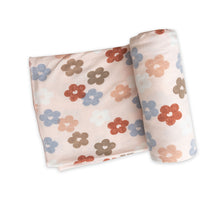 Load image into Gallery viewer, Daisy Hearts/Pink Swaddle Blanket