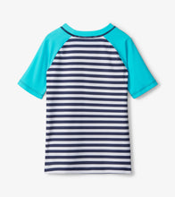 Load image into Gallery viewer, Underwater Stripes Short Sleeve Rashguard - Patriot Blue